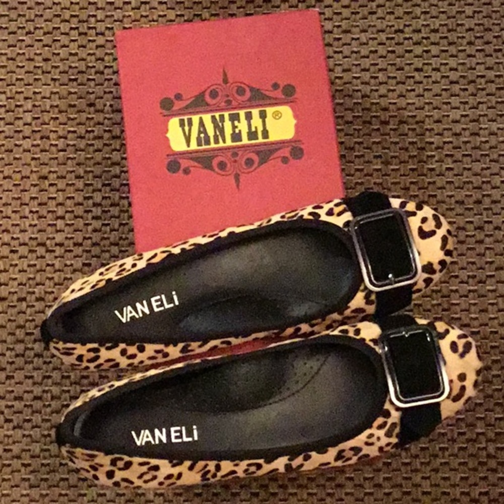 Women dress shoes